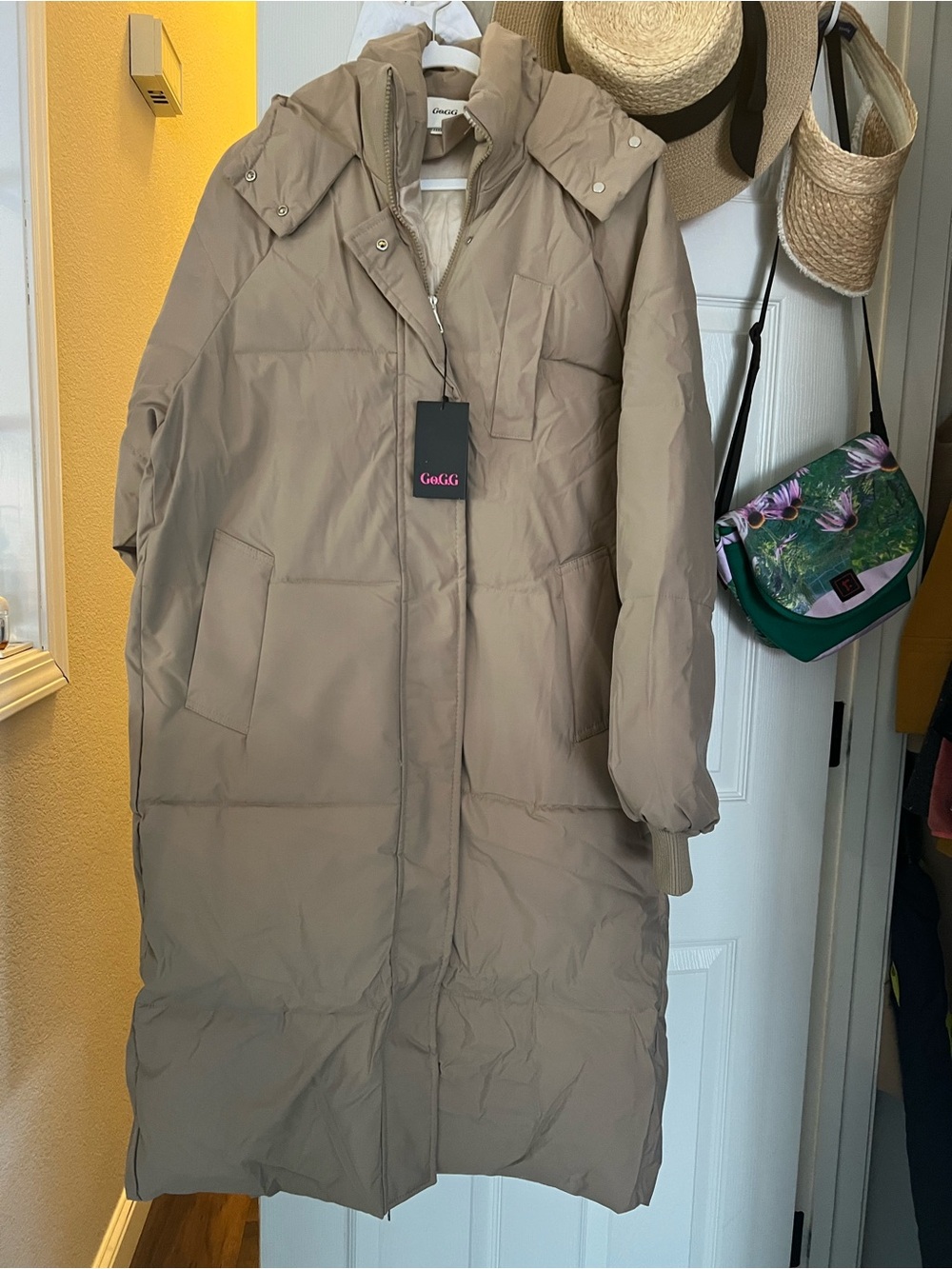 Neutral monotone Long Hooded Puffer Coat in Taupe nice COZY new